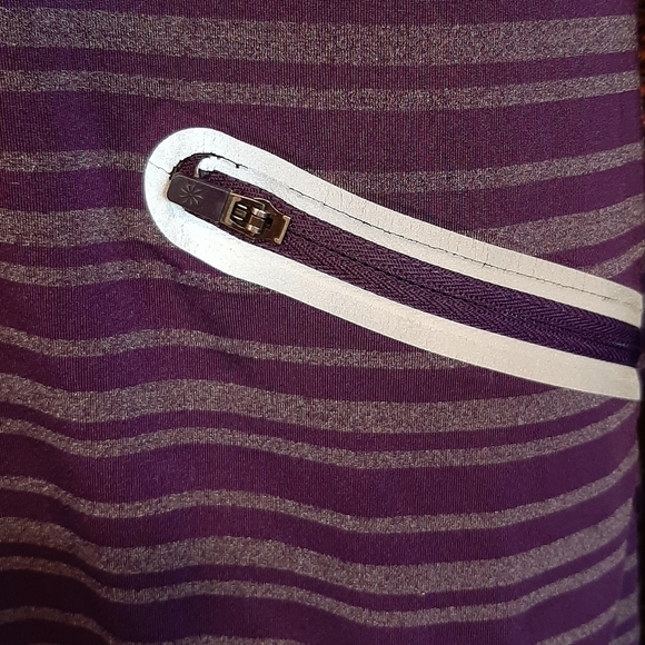 Athleta Shirt Women's Small Purple Long Sleeve Reflective Running Activewear Gym - Picture 5 of 9